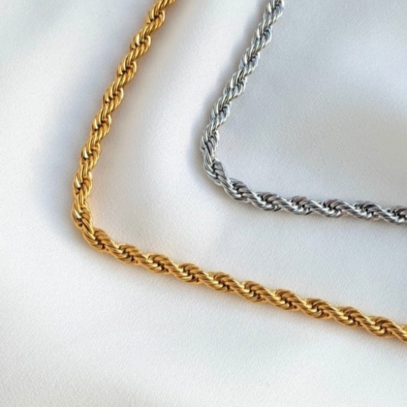 💛18K gold plated skinny rope chain - Picture 8 of 9